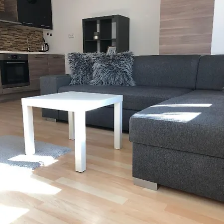 아파트 Moderni Apartman V Centru Mesta *