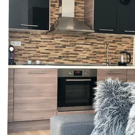 아파트 Moderni Apartman V Centru Mesta *